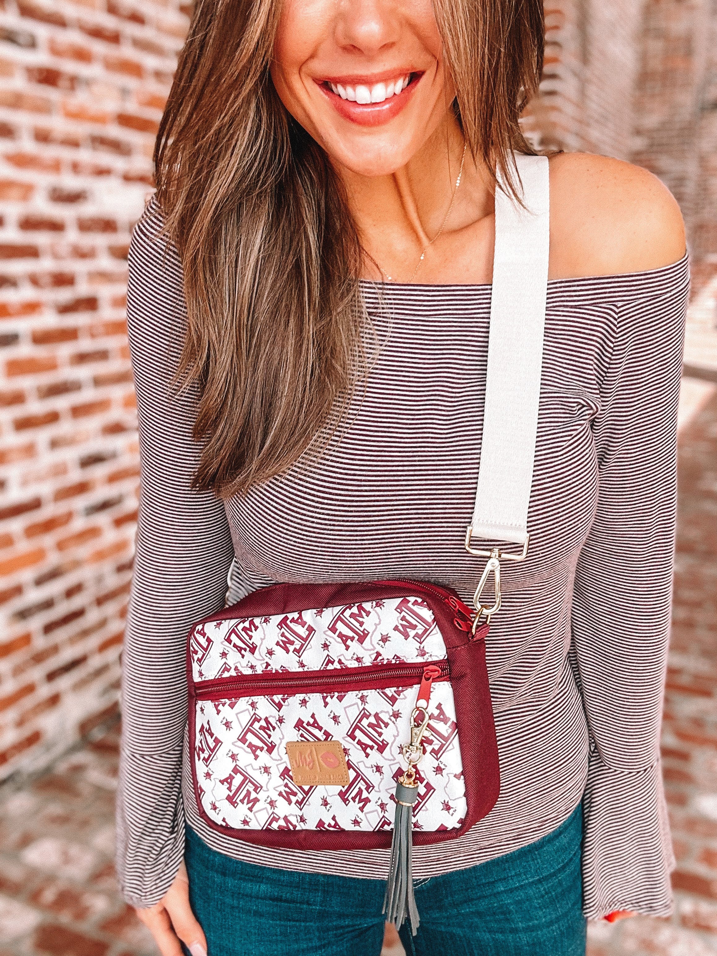 Texas A&M Gig'em- Causal Crossbody – Makeup Junkie Bags